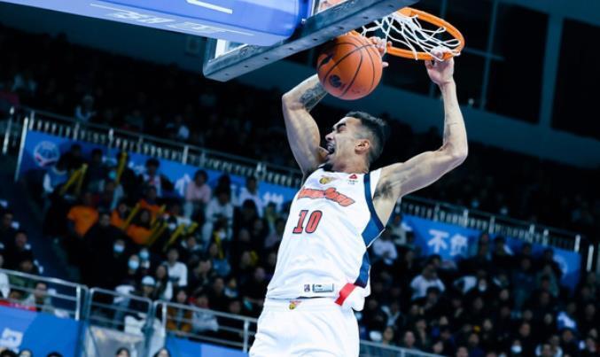 哈勒斯登男孩距NBA冠军一步之遥，已成系列赛标志